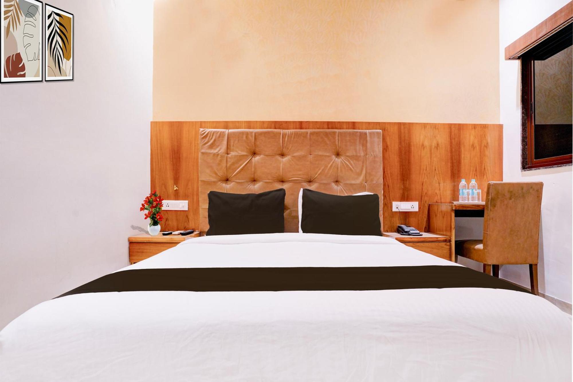 Super Townhouse Oak Times Square Le Western Bombay Exterior foto