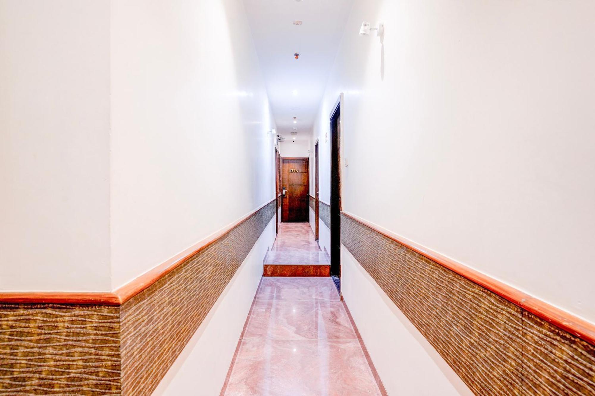 Super Townhouse Oak Times Square Le Western Bombay Exterior foto