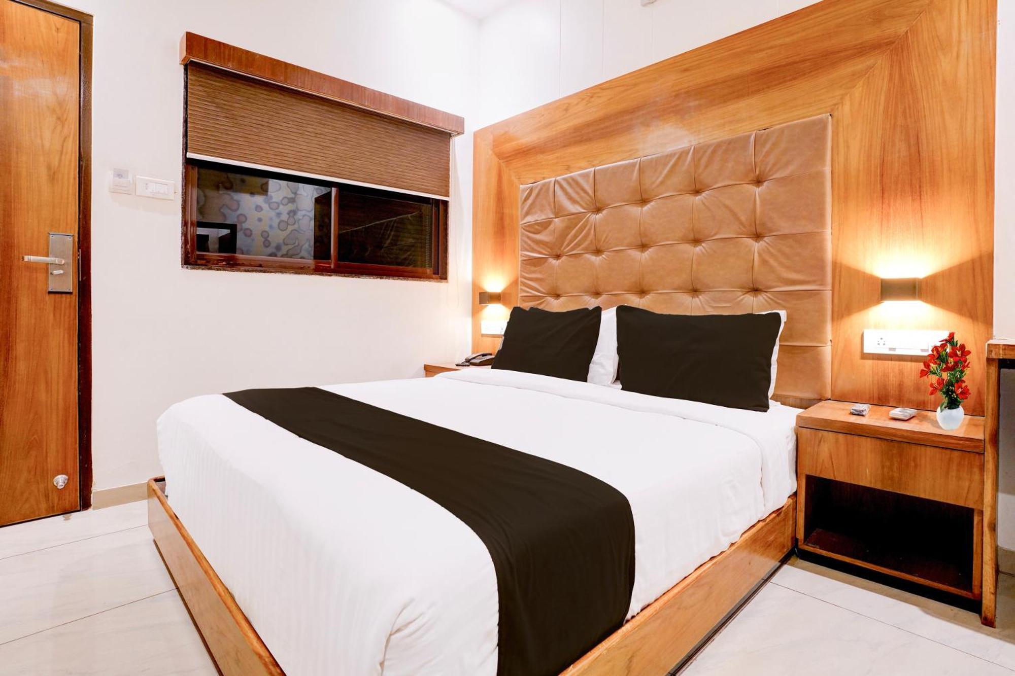 Super Townhouse Oak Times Square Le Western Bombay Exterior foto