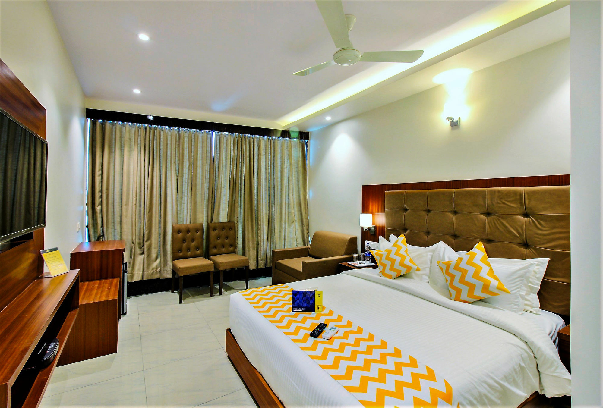 Super Townhouse Oak Times Square Le Western Bombay Exterior foto