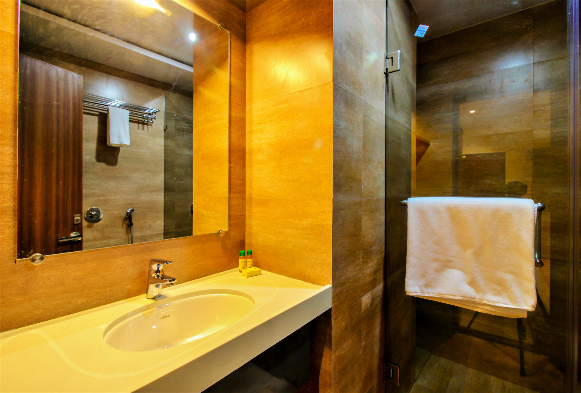 Super Townhouse Oak Times Square Le Western Bombay Exterior foto