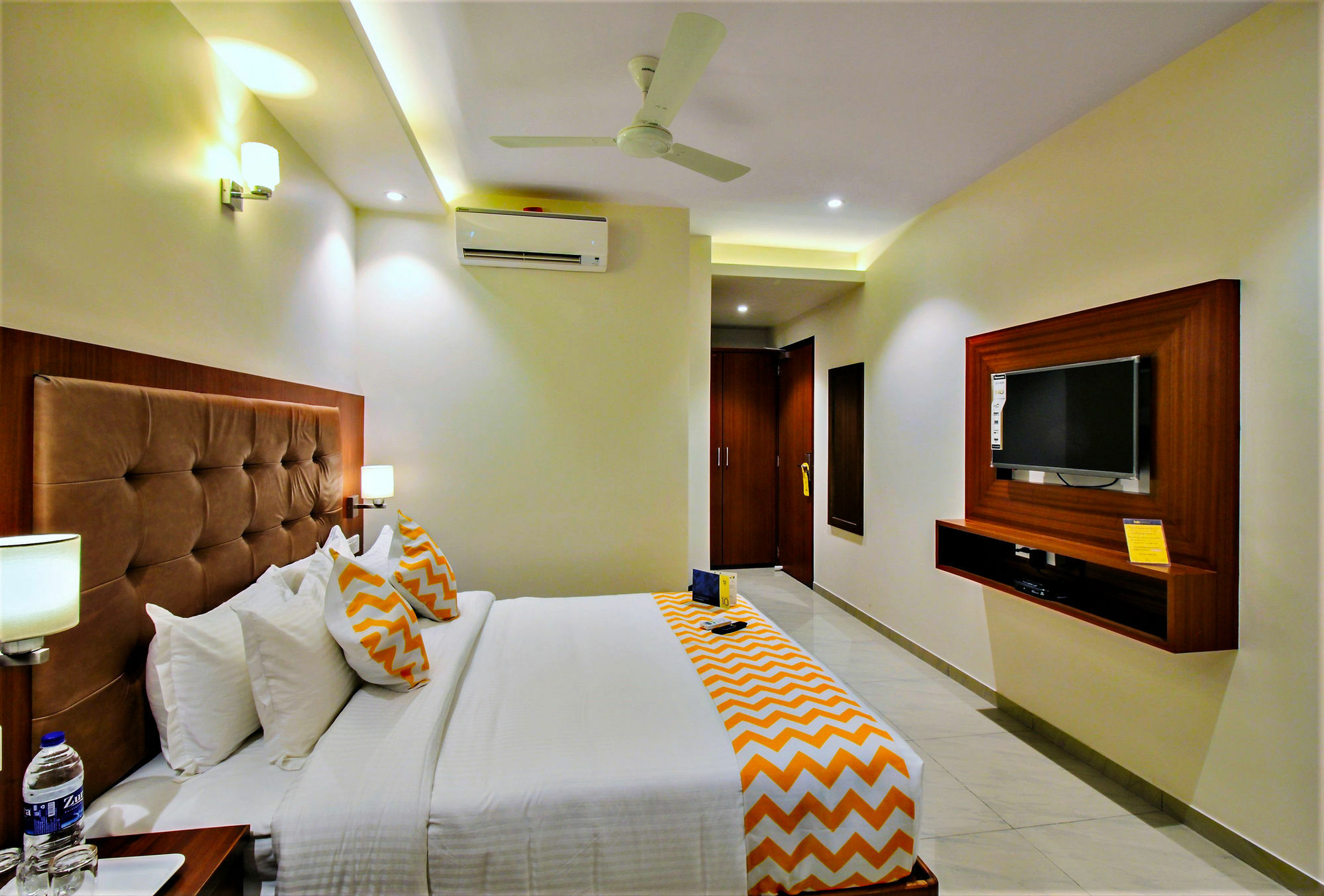 Super Townhouse Oak Times Square Le Western Bombay Exterior foto