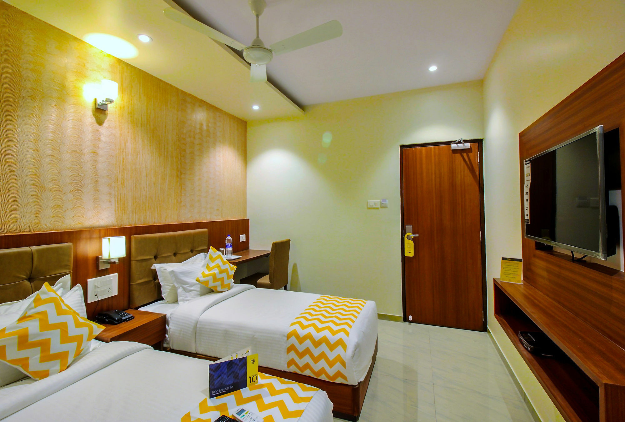 Super Townhouse Oak Times Square Le Western Bombay Exterior foto